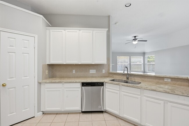 Building Photo - 24802 Sageford Ct