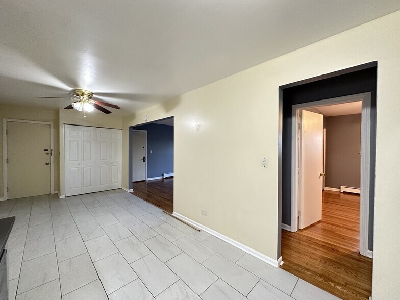 Building Photo - 630 Lincoln Ave