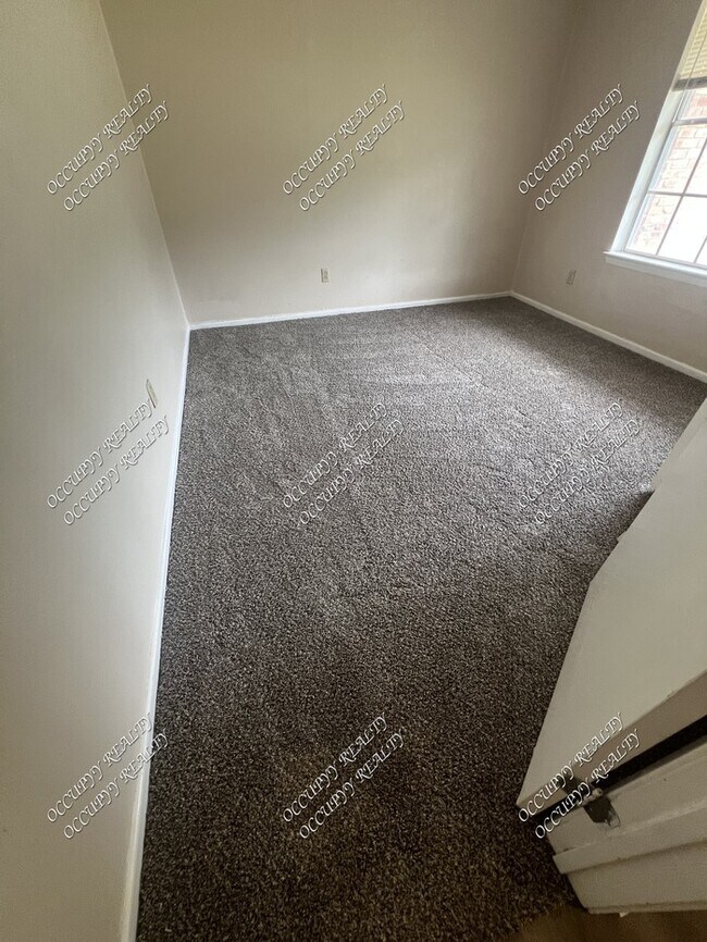 Building Photo - 361 Heirloom Dr