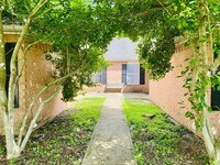 Building Photo - 1860/1862 Pine Valley Dr, Unit 1862