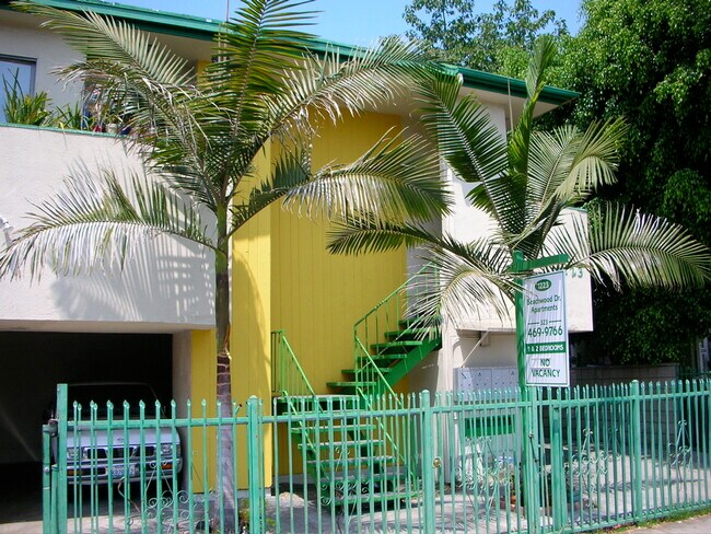 Building Photo - 1223 N Beachwood Dr