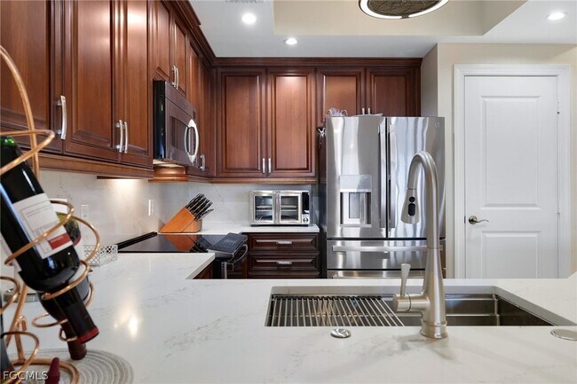 Building Photo - 5706 Cape Harbour Dr