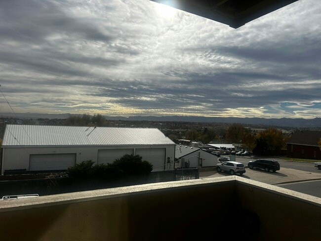 Building Photo - 2929 W Floyd Ave