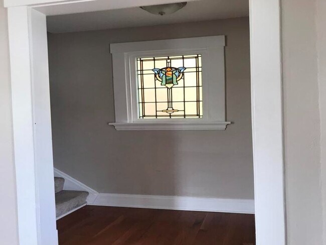 Building Photo - Available June 2026 - Gorgeous Mt. Washington Home w/ Lots of Charm!