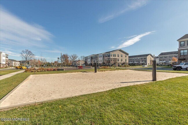 Building Photo - 29 Midway Rd N