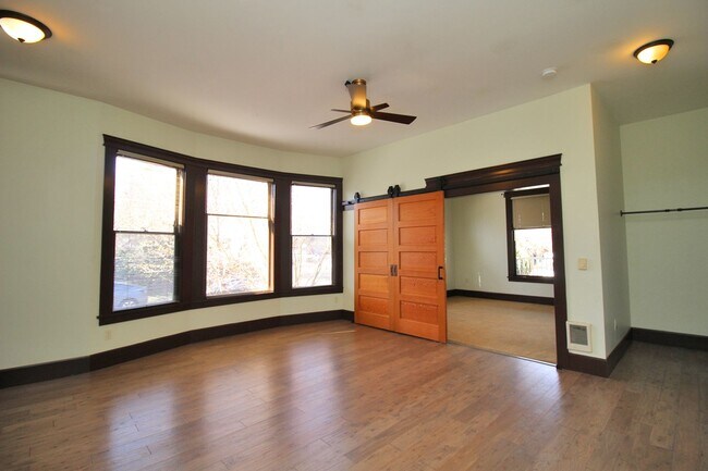 Building Photo - 1634 NW Everett St