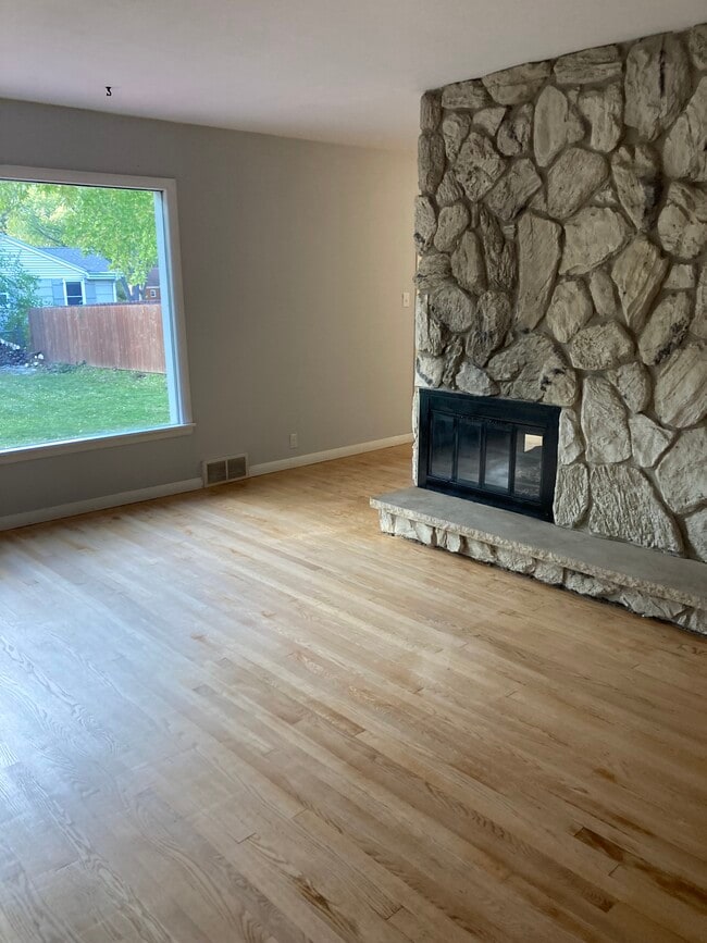 Building Photo - 3206 S Webster Ave