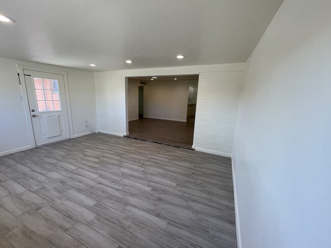 Building Photo - 7910 E 20th Pl