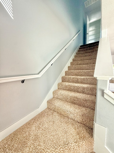 Building Photo - 988 S 6th Ave