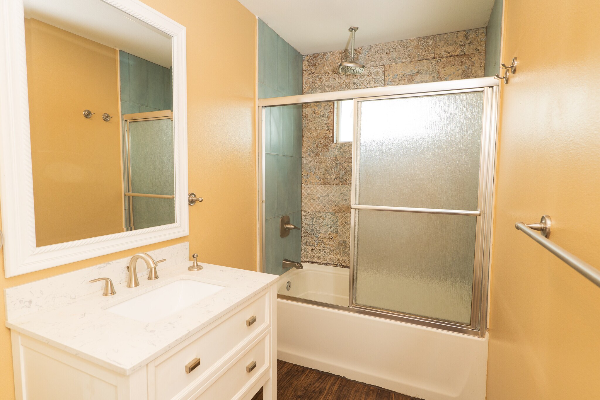 Master Bathroom - 938 S Bernal Ave