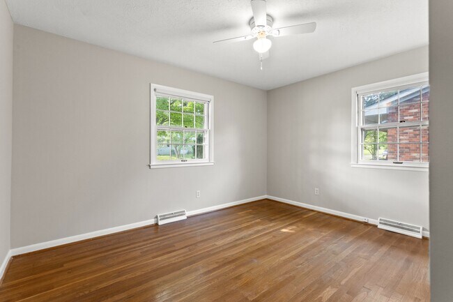 Building Photo - 2125 Talisman Rd