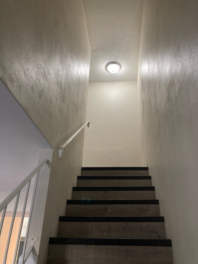 Building Photo - 707 Plankway Dr
