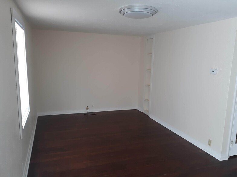 Building Photo - 1014 Marston Ave