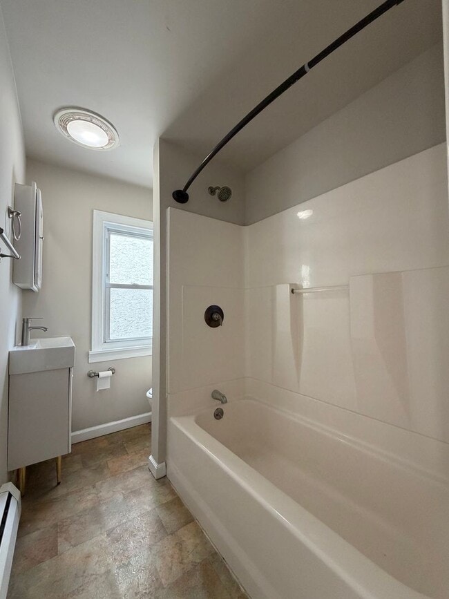 Building Photo - Fantastic Bristol Borough-Two Bedroom