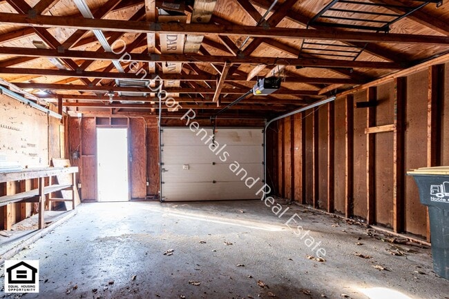 Building Photo - 4 bedroom home now available!