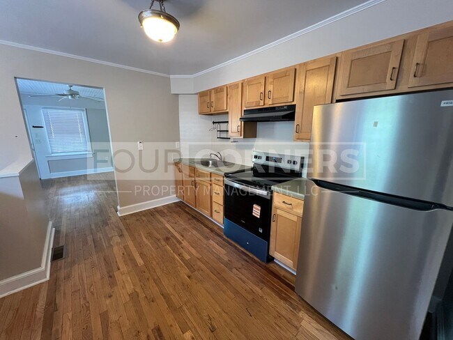 Building Photo - Charming 2 Bedroom 2 Bath in Historic Building