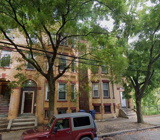 Primary Photo - 129 Cedar St