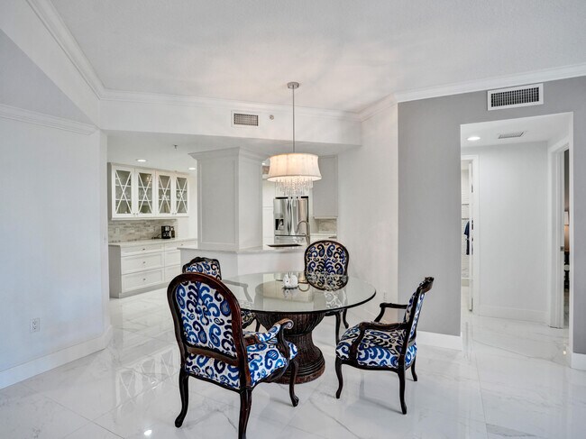 Building Photo - 191 S Ocean Dr