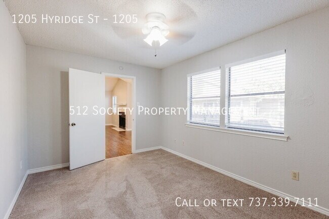 Building Photo - 1205 Hyridge St