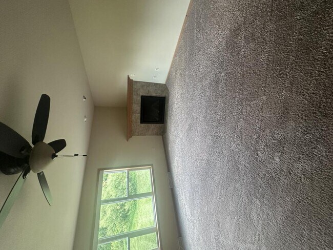 Building Photo - 2519 Parkfield Dr