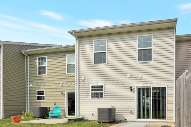 Building Photo - 17 Original Ln