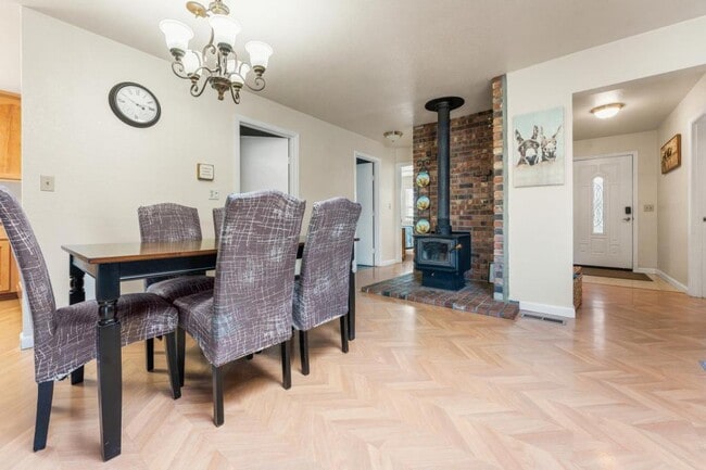 Building Photo - 255 Foots Creek Rd