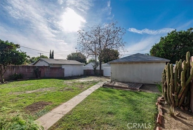 Building Photo - 8123 Lindley Ave