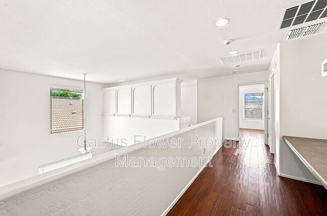 Building Photo - 3628 E Janelle Way