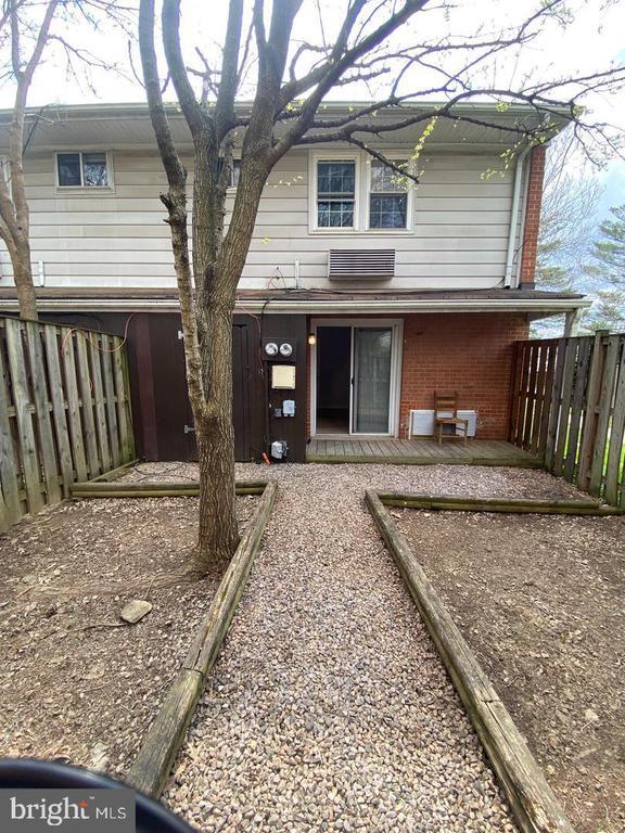 Building Photo - 300 E Furman Dr