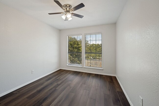 Building Photo - 117 Peachtree Ct