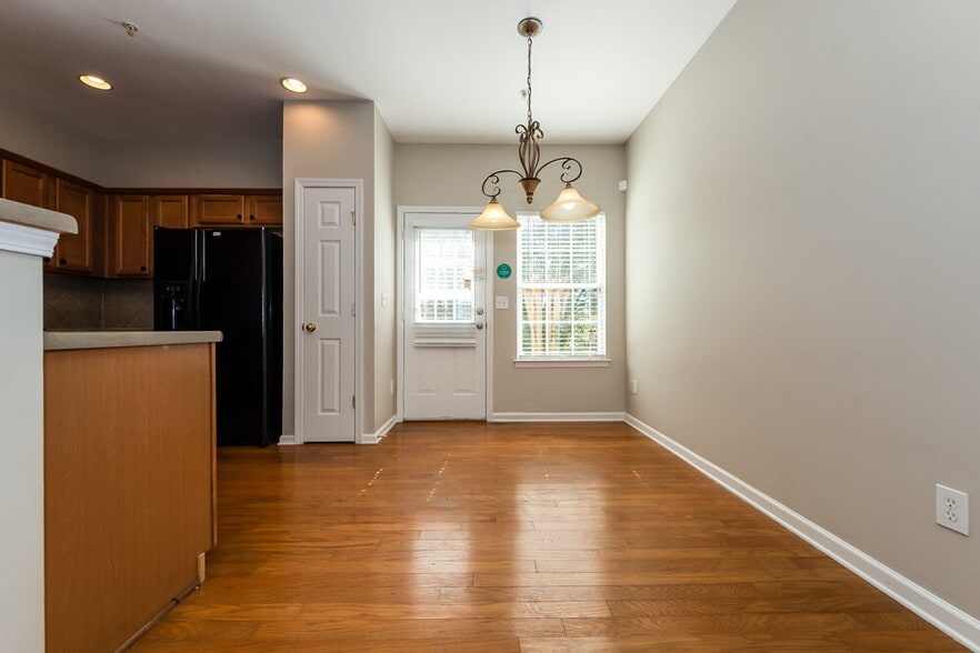 Building Photo - 2014 Appaloosa Way