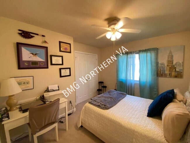 Building Photo - 3866 Manzanita Pl
