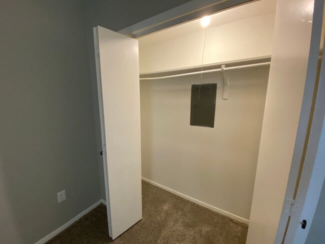 Building Photo - 1 bed 1 bath unit for rent in Dallas!
