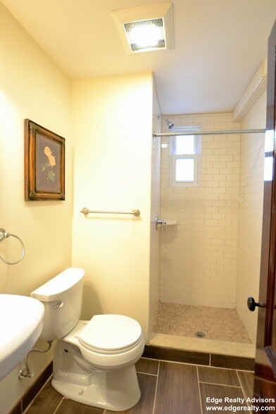 Building Photo - 5 Smythe St