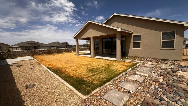 Building Photo - 4902 Arabela Dr