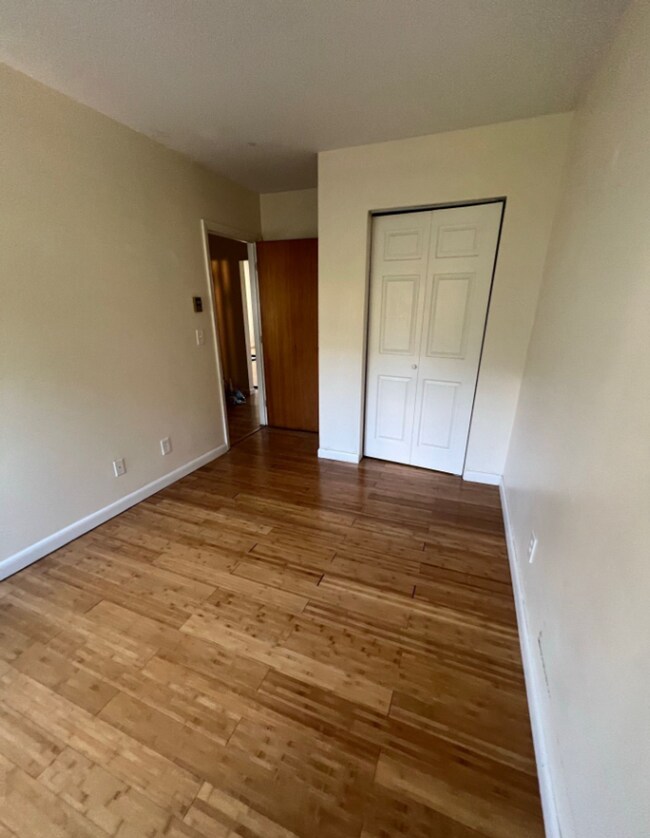 Building Photo - Beautiful 2 Bed Right in Jeffries Point