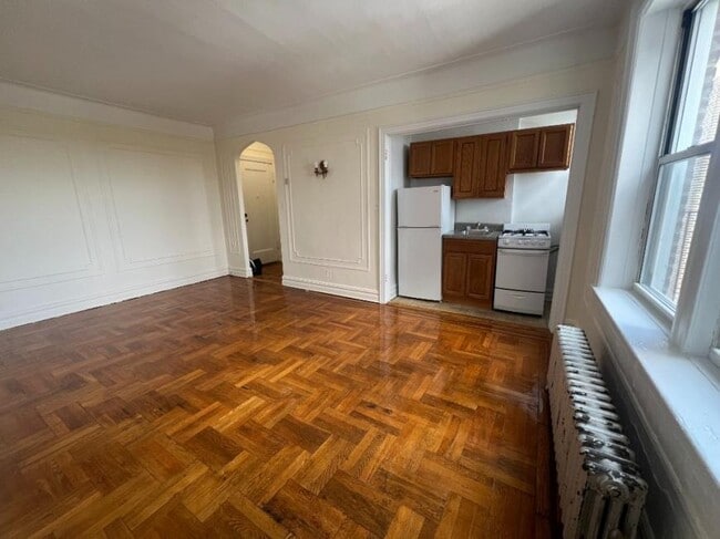 Building Photo - 0 bedroom in SUNNYSIDE NY 11104