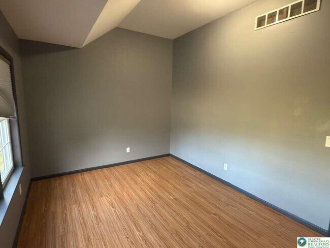 Building Photo - 226 Sonny Dr