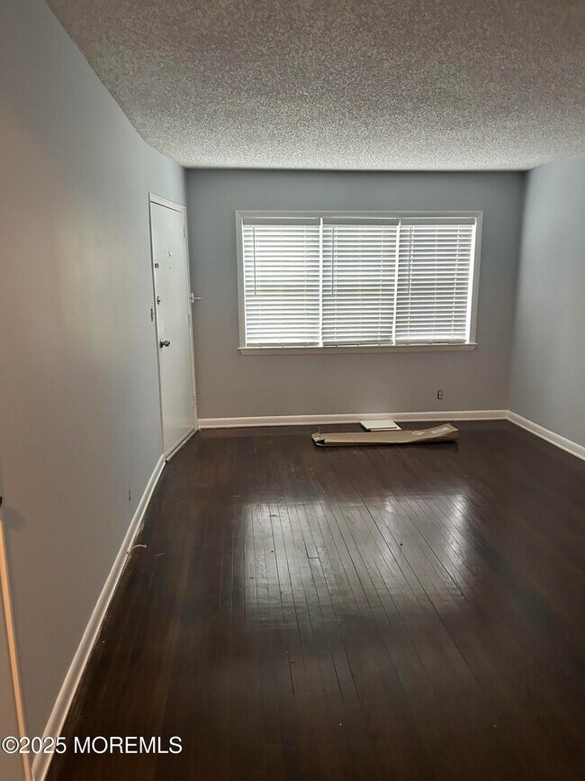 Building Photo - 661 Ocean Ave N