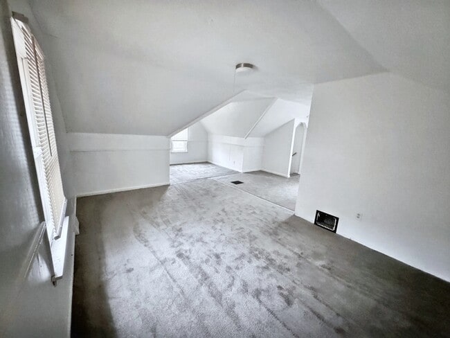 Building Photo - 9227 Grayton St