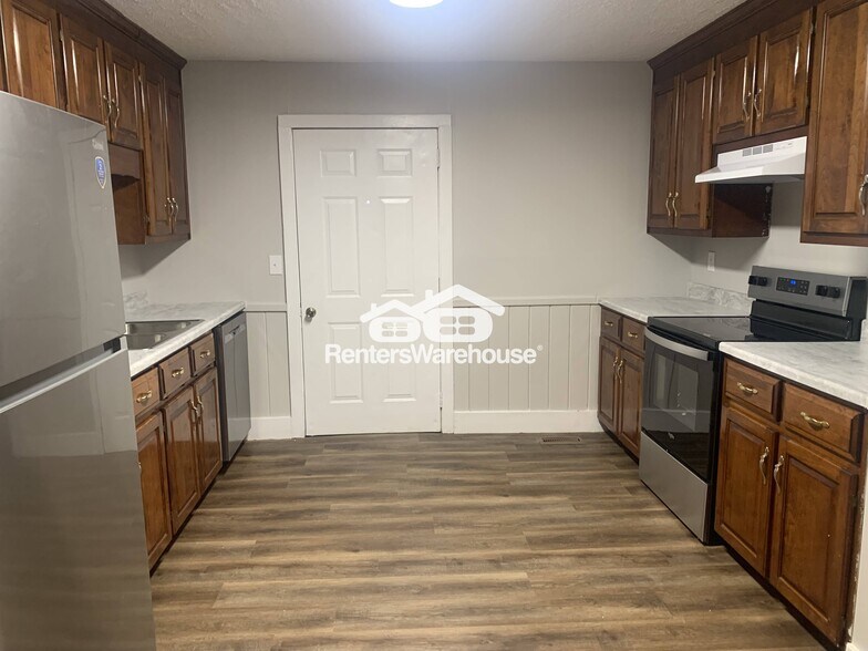 Building Photo - 27783 Pinedale Rd