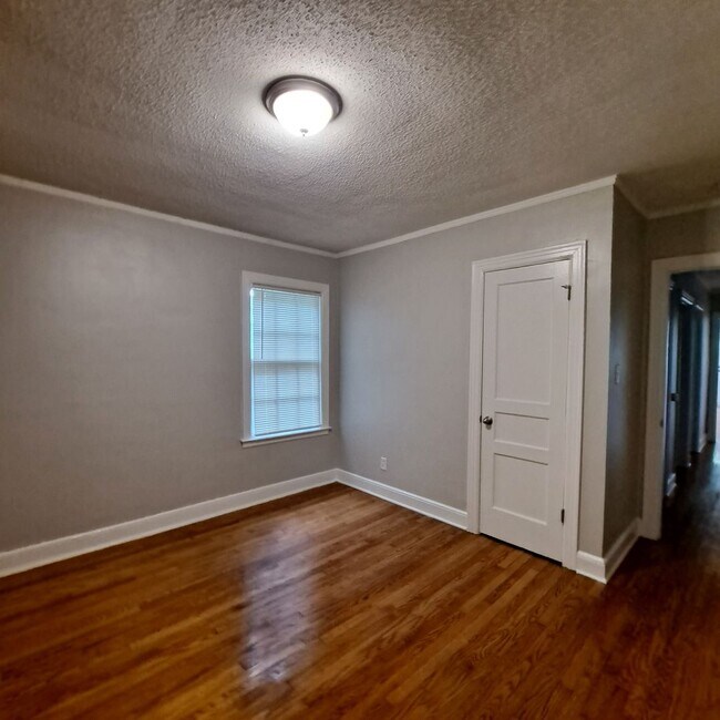Building Photo - 108 N Greer St