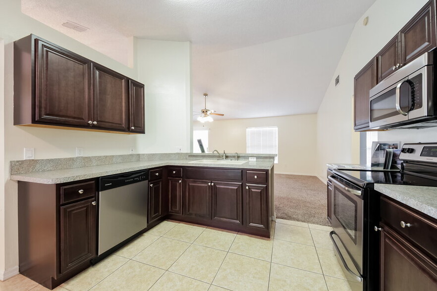 Building Photo - 2556 Coachbridge Ct