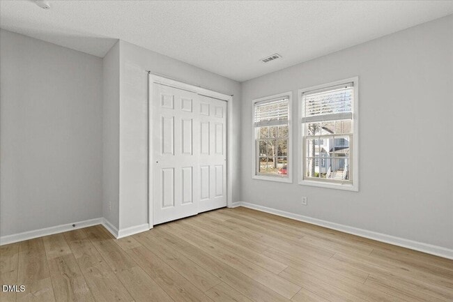 Building Photo - 102 Mint Hill Dr