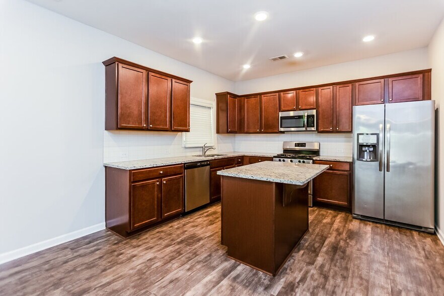 Building Photo - 387 Lenore Ct