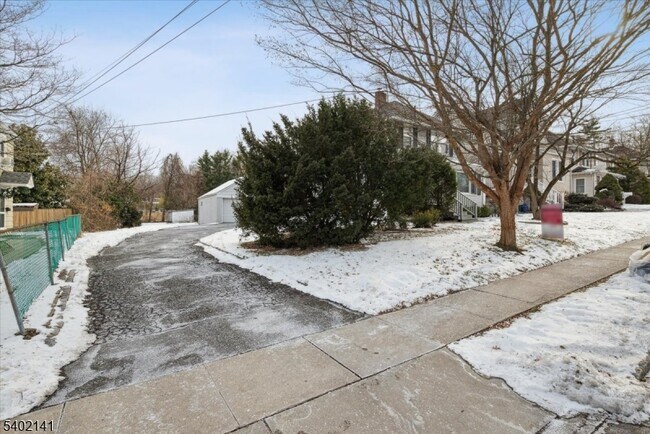 Building Photo - 16 Cross St