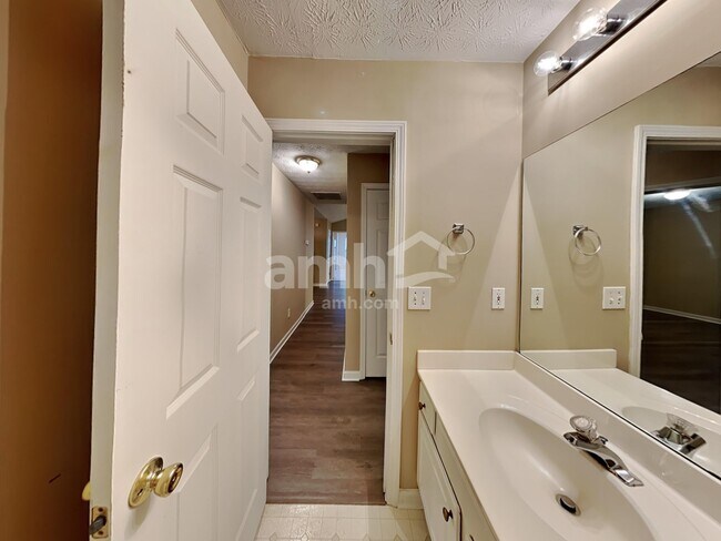 Building Photo - 3391 Washington Commons Ave NW