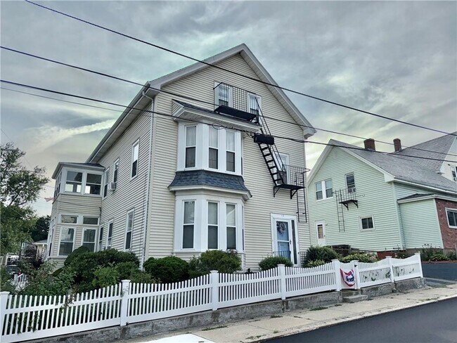 Building Photo - 12 3rd Ave