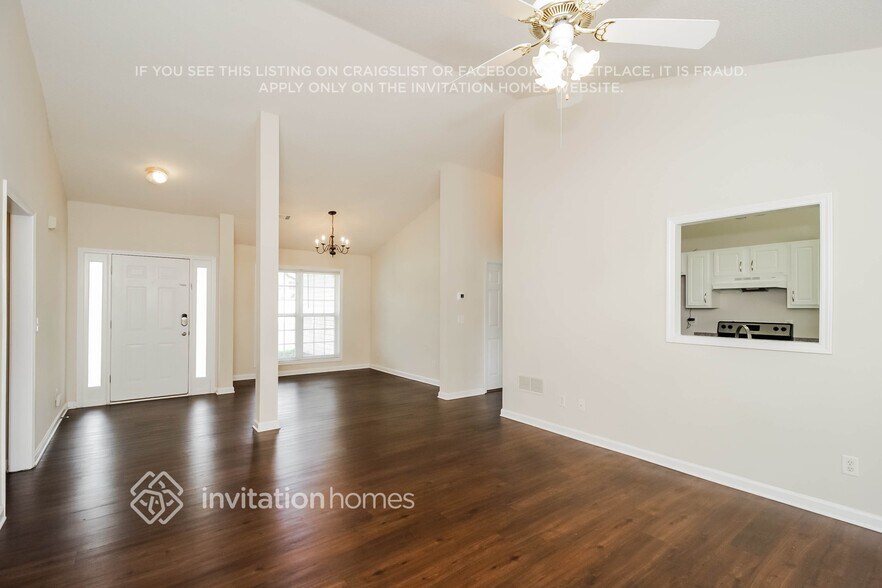 Building Photo - 2823 Sam Calvin Dr