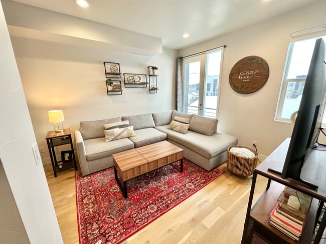 Building Photo - 1810 Irving St